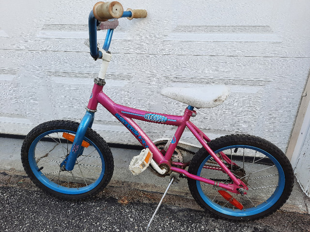 Girl's bike Supercycle Kidz 16" wheels in very good condition in Kids in Markham / York Region - Image 2