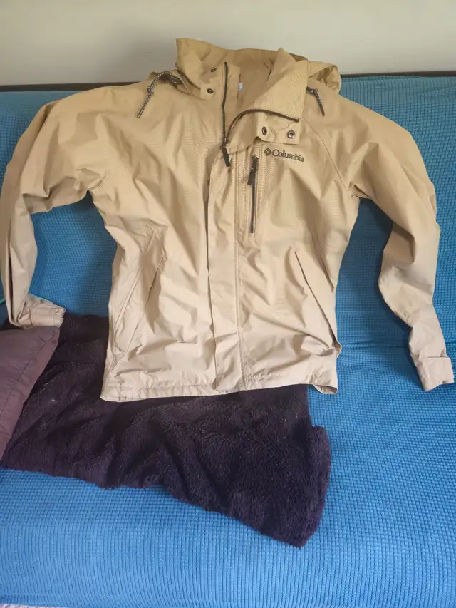 Men's Columbia Good Ways II Rain Jacket in Men's in Kitchener / Waterloo - Image 2