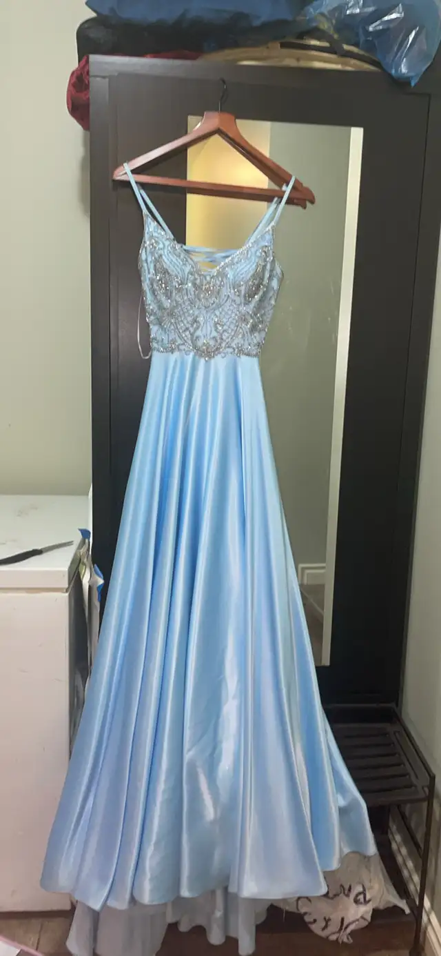 Grad/Prom/Formal Dress in Women's - Dresses & Skirts in Grande Prairie - Image 2