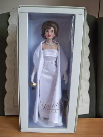 1997 “The Jackie Doll” in '62 Oleg Cassini Gown (Franklin Mint), View more