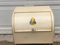 “Vintage GSW Bread Box” Located near Berwick NS. 