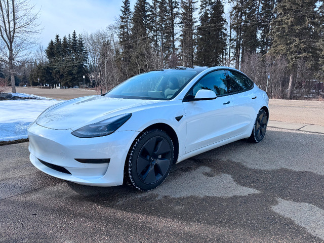 2021 Tesla Model 3 White Standard Range Plus RWD in Cars & Trucks in Red Deer