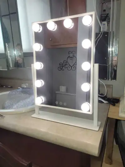 Hollywood Mirror, View more