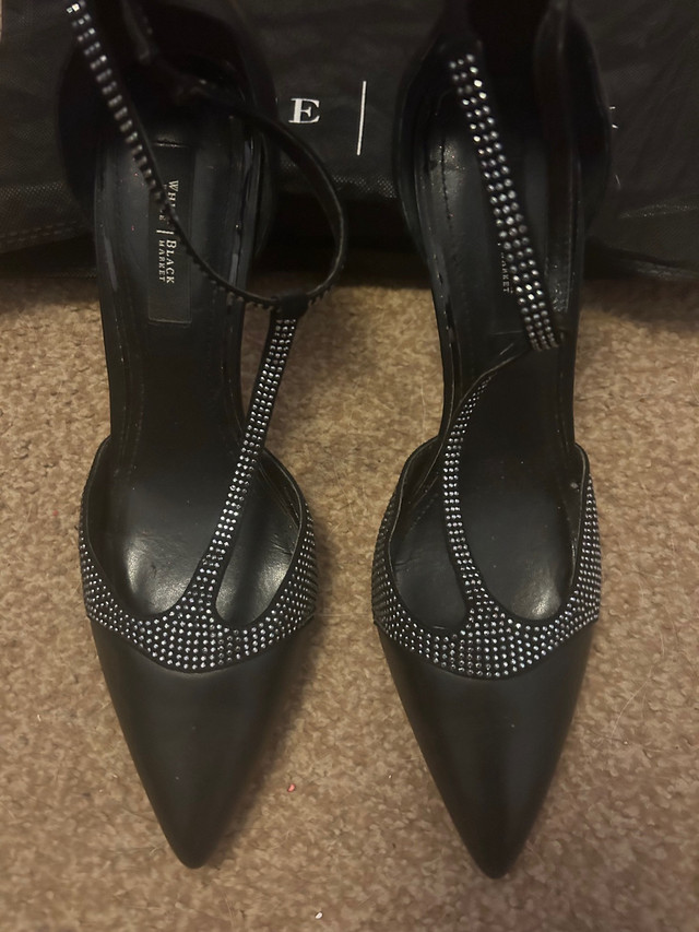 White House black market shoes size 10 - 25$ in Women's - Shoes in Thunder Bay - Image 2