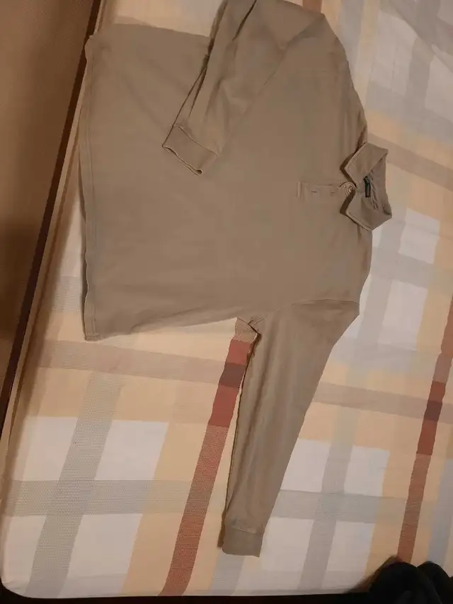 Zara flowy men's polo shirt in Men's in City of Toronto - Image 4