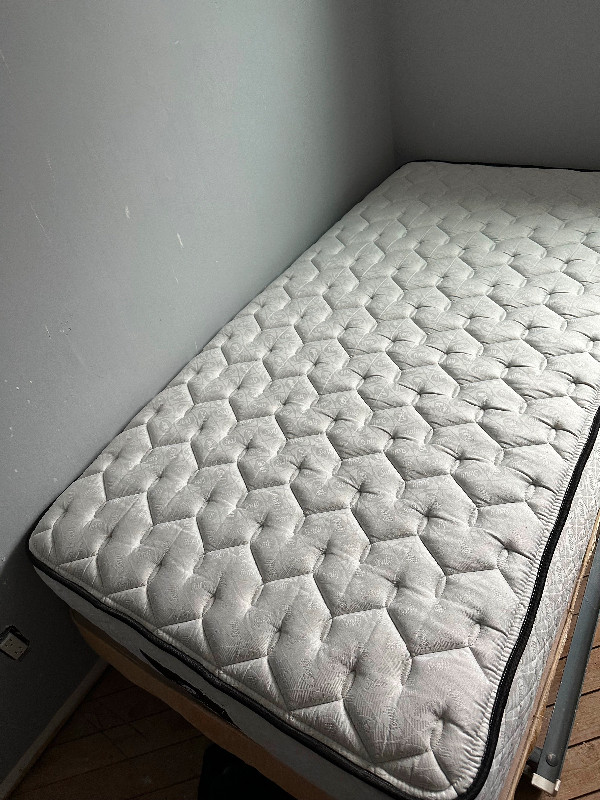 Brand New Sealy Post. Single in Beds & Mattresses in Calgary - Image 3