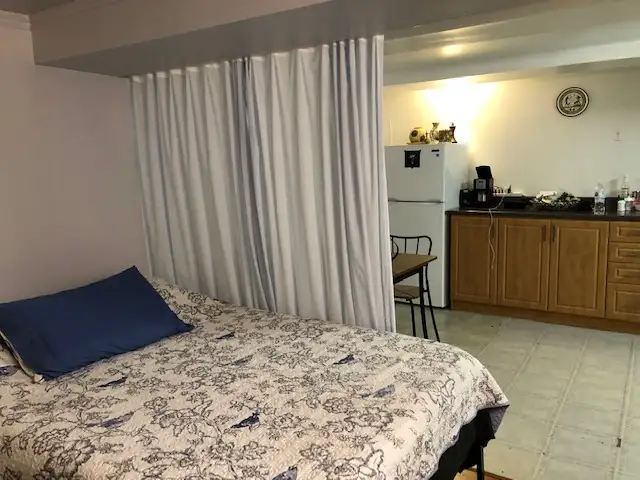 Furnished bachelor apt at basement. in Long Term Rentals in City of Toronto - Image 3