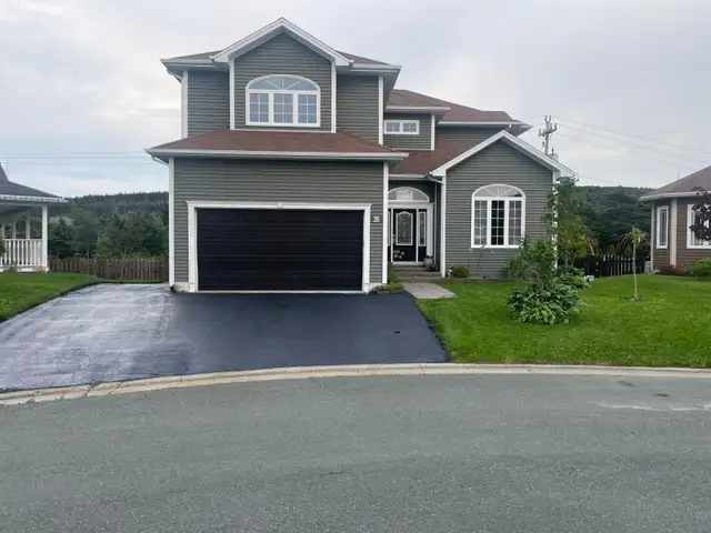 Beautiful Home on Cul‑de‑Sac Backing on Greenbelt – St. John’s