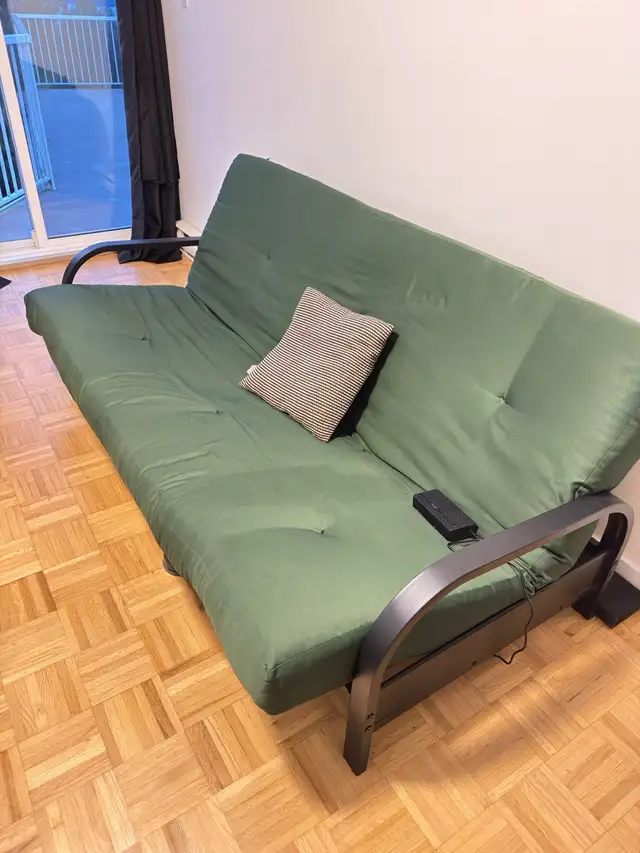 Futon couch/bed in Couches & Futons in Nanaimo - Image 3