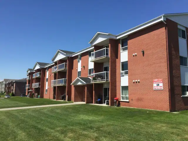 3 1/2 a louer- Granby Rue Simonds sud