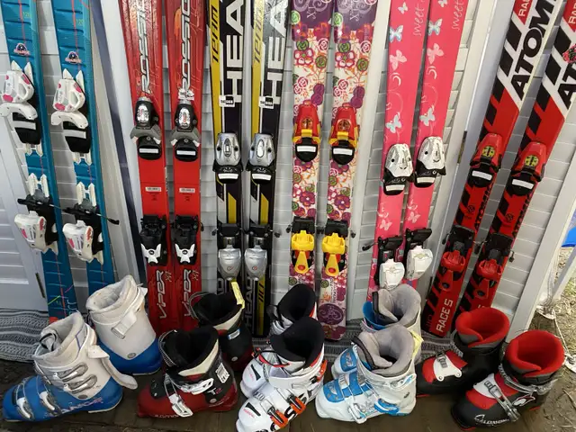 kids ski with boots  in Ski in Markham / York Region - Image 9