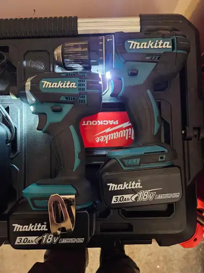 Makita 18V Impact Driver & Hammer Drill kit 2 Battery & Charger, View more