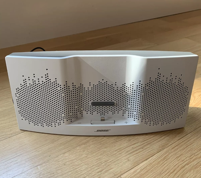 Bose SoundDock XT Speaker ( Apple Lightning Port ), View more