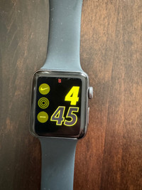 Apple Watch Series 3, 42mm, battery 98%