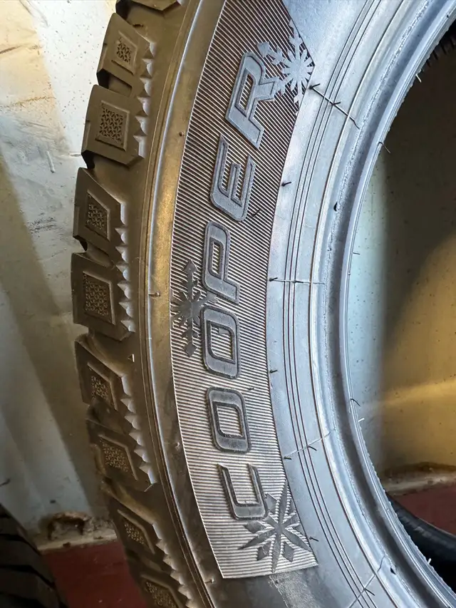 4- 265/60R20 studded winter tires c/w Black Alloy Wheels in Tires & Rims in Dartmouth - Image 6