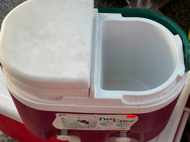 Igloo: Two Cool Double Sided Cooler Beverage 3 Gallon in BBQs & Outdoor Cooking in Burnaby/New Westminster - Image 2