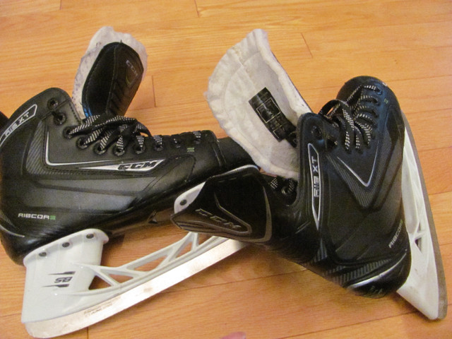 CCM Ribcor RIBXT Skates size 5 in Skates & Blades in Gatineau - Image 2