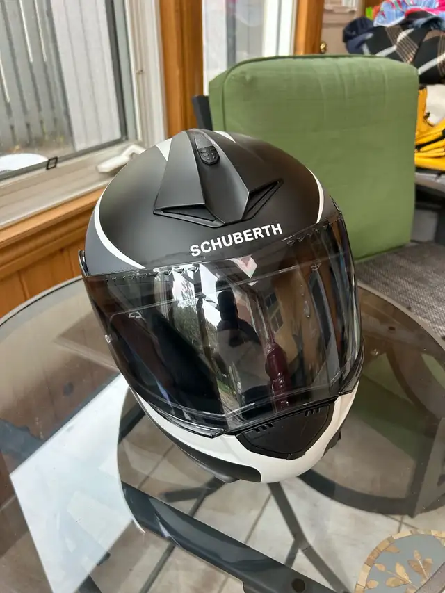 Schuberth C3 Pro Modular Helmet (L) in Motorcycle Parts & Accessories in Mississauga / Peel Region - Image 4