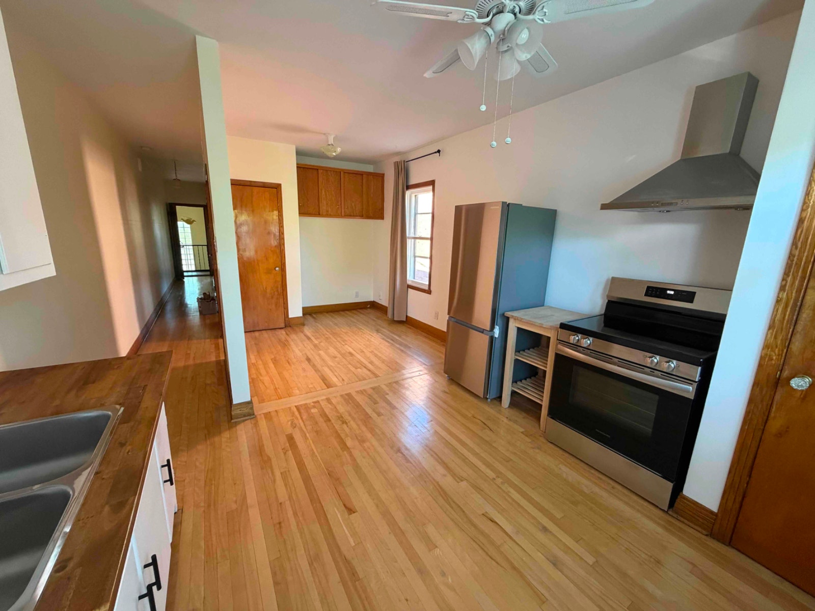 4½ à louer / for rent - Métro Frontenac-Ville-Marie/Centre-Sud — photo 2