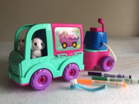 Crayola Scribble Scrubbie Pets Grooming Truck Toy Pet Playset