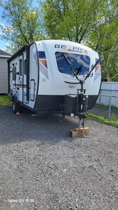 Rockwood GeoPro G19FD 2019 avec garantie prolongée de 4 ans. Juste la garantie vaut 3200$. La garant...