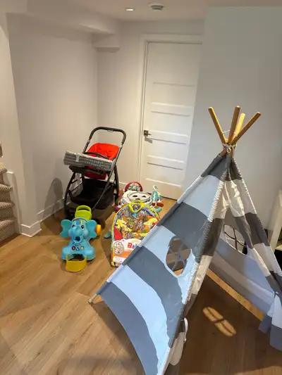 Articles pour bébé et enfants/Baby & Kids Items, View more