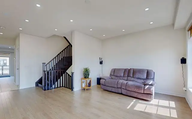 Room Rental in Room Rentals & Roommates in Oshawa / Durham Region - Image 3
