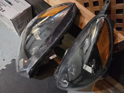 Excellent condition. From 2022 Escape hybrid. Minor hit and run claim got me a new front end. Light...