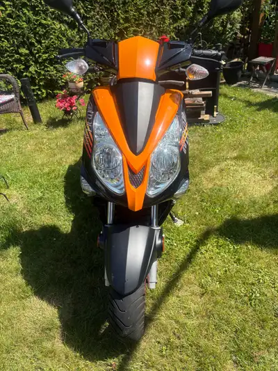 Bas kilométrage, à toujours été à l’abris, en parfaite condition. Je le vends car je m’en sers plus...