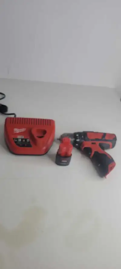 Milwaukee m12 3/8" hammer drill/driver kit , View more