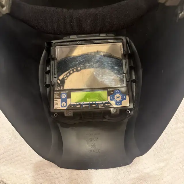 miller digital infinity welding helmet in Other Business & Industrial in Delta/Surrey/Langley - Image 6