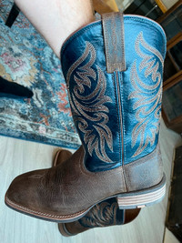 Ariat Cowboy Boots size 13EE - never worn out