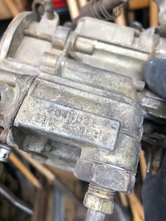 Rochester Monojet Carburetor in Engine & Engine Parts in City of Halifax - Image 4