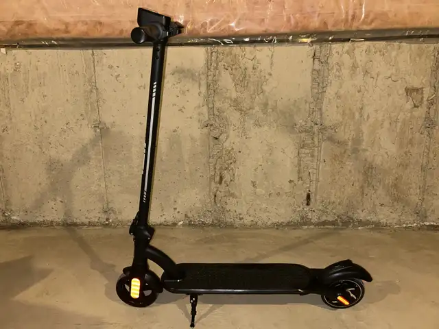 i-Zip Electric Scooter in Scooters & Pocket Bikes in Hamilton - Image 3