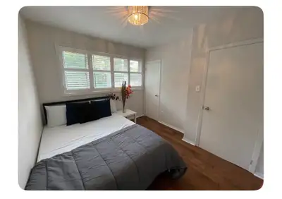 PRIVATE & COSY MAIN FLOOR ROOM FOR FEMALES ONLY (STUDENTS/NEWCOMERS/PROFESSIONALS) FIRST AND LAST MO...