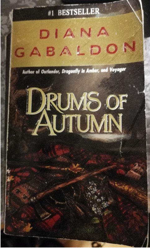 book DRUMS OF AUTUMN by DIANA GABALDON in Fiction in City of Toronto