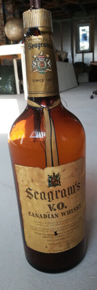 Bouteille whisky Seagram format géant