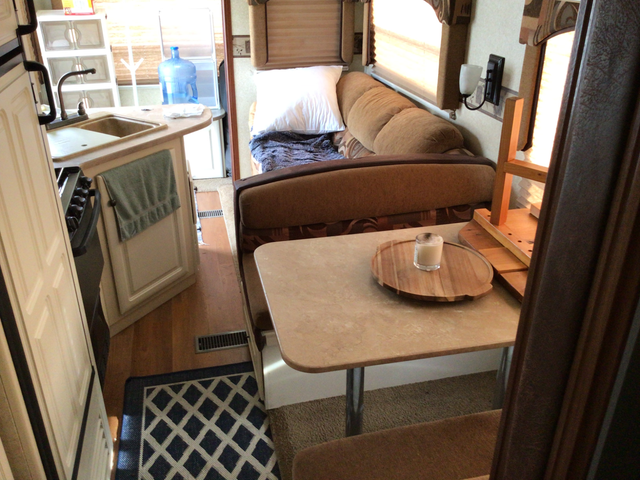 2009 OUTBACK FIFTH WHEEL in Travel Trailers & Campers in Delta/Surrey/Langley - Image 6