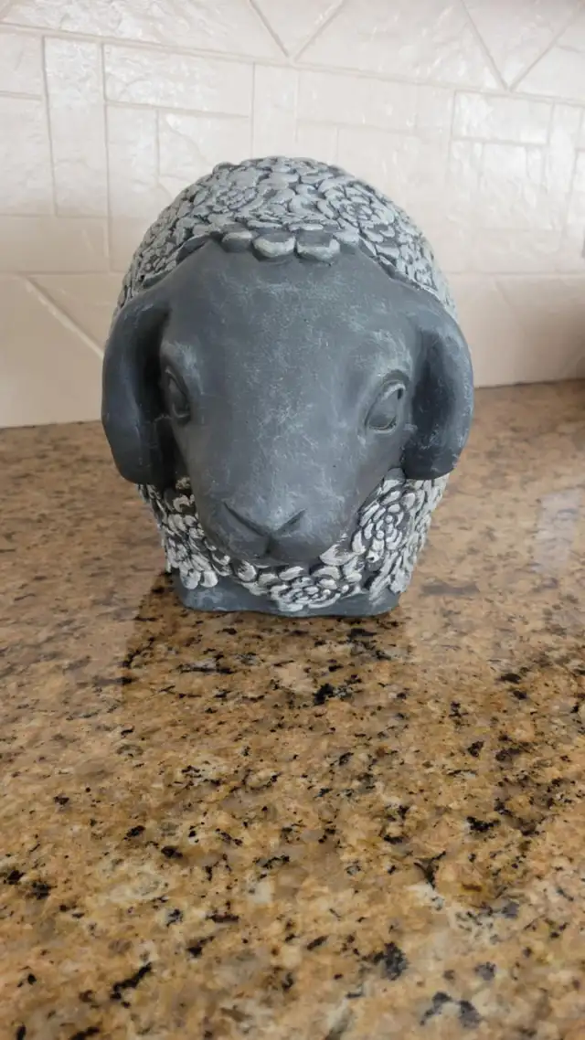 Brand New sheep decor. Indoor/Outdoor Statue. H-9" L-14" in Outdoor Décor in Edmonton - Image 4