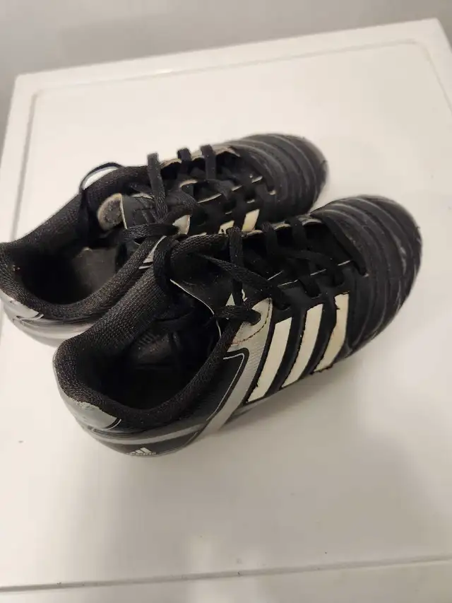 Kids Adidas Soccer Shoes in Soccer in Ottawa - Image 2