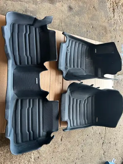 Tuxmat custom fit floor liners that fit 23-25 Subaru Outback. Very high quality. Over $300 new