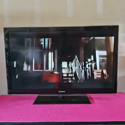 Samsung 46 inch LCD TV with Google Chromecast, View more