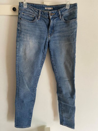 711 Levi's Skinny Filiforme Jeans