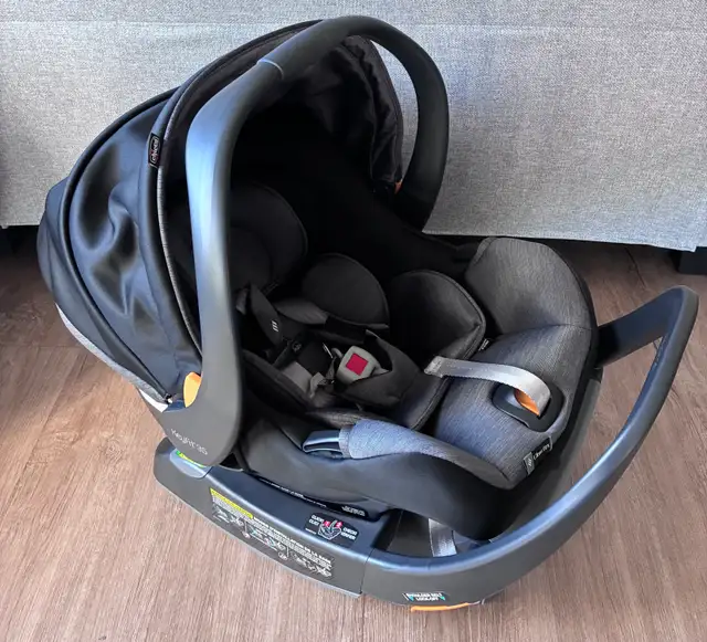 Chicco KeyFit 35 ClearTex Rear-Facing Infant Car Seat + Base in Strollers, Carriers & Car Seats in Kitchener / Waterloo - Image 7