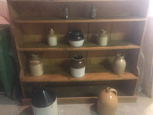 ANTIQUE CIRCA 1800 SOLID CANADIAN PINE SHELVING UNIT in Bookcases & Shelving Units in City of Toronto - Image 4