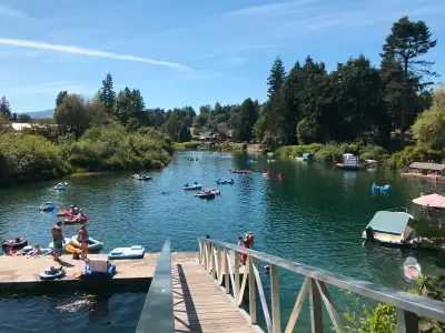 Resort Style Cottage, 2 pools, 2 hot tubs, club house and marina, View more