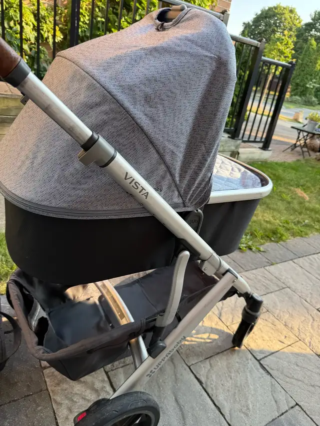 UPPAbaby Vista Stroller – Full Luxury Set in Strollers, Carriers & Car Seats in Markham / York Region - Image 6
