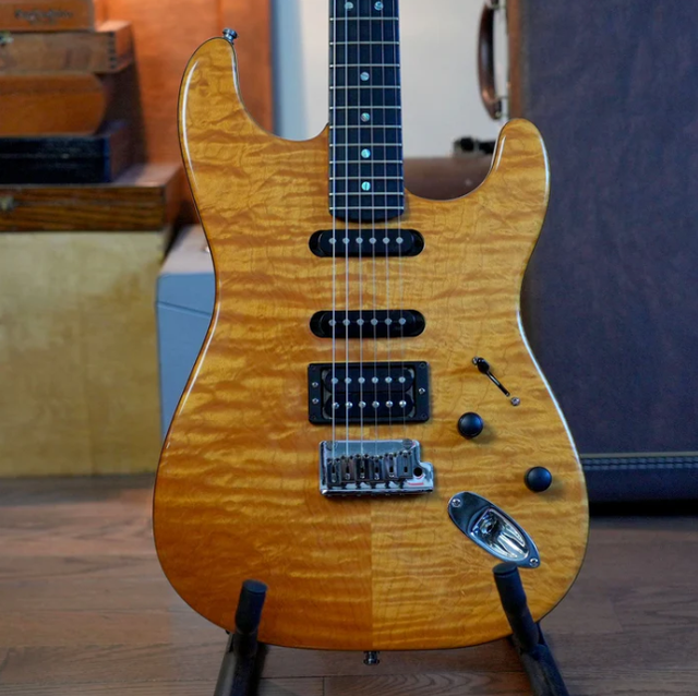 2003 Fender American Deluxe Stratocaster QMT HSS in Guitars in City of Toronto - Image 3