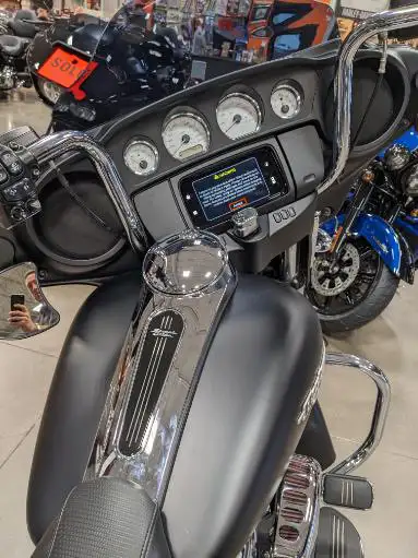 2020 Harley Davidson street glide  in Touring in Grande Prairie - Image 9