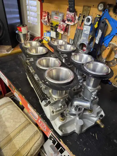 In excellent condition small block Chevy beautiful eight stack individual Runner fuel injection come...